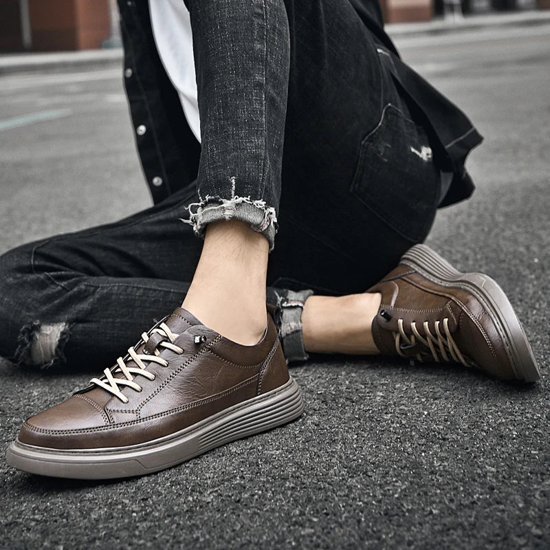 Men’s Low-Top Sneakers with Tonal Stitching and Lace-Up Closure